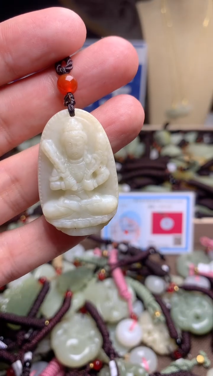 颈饰未镶嵌和田玉1