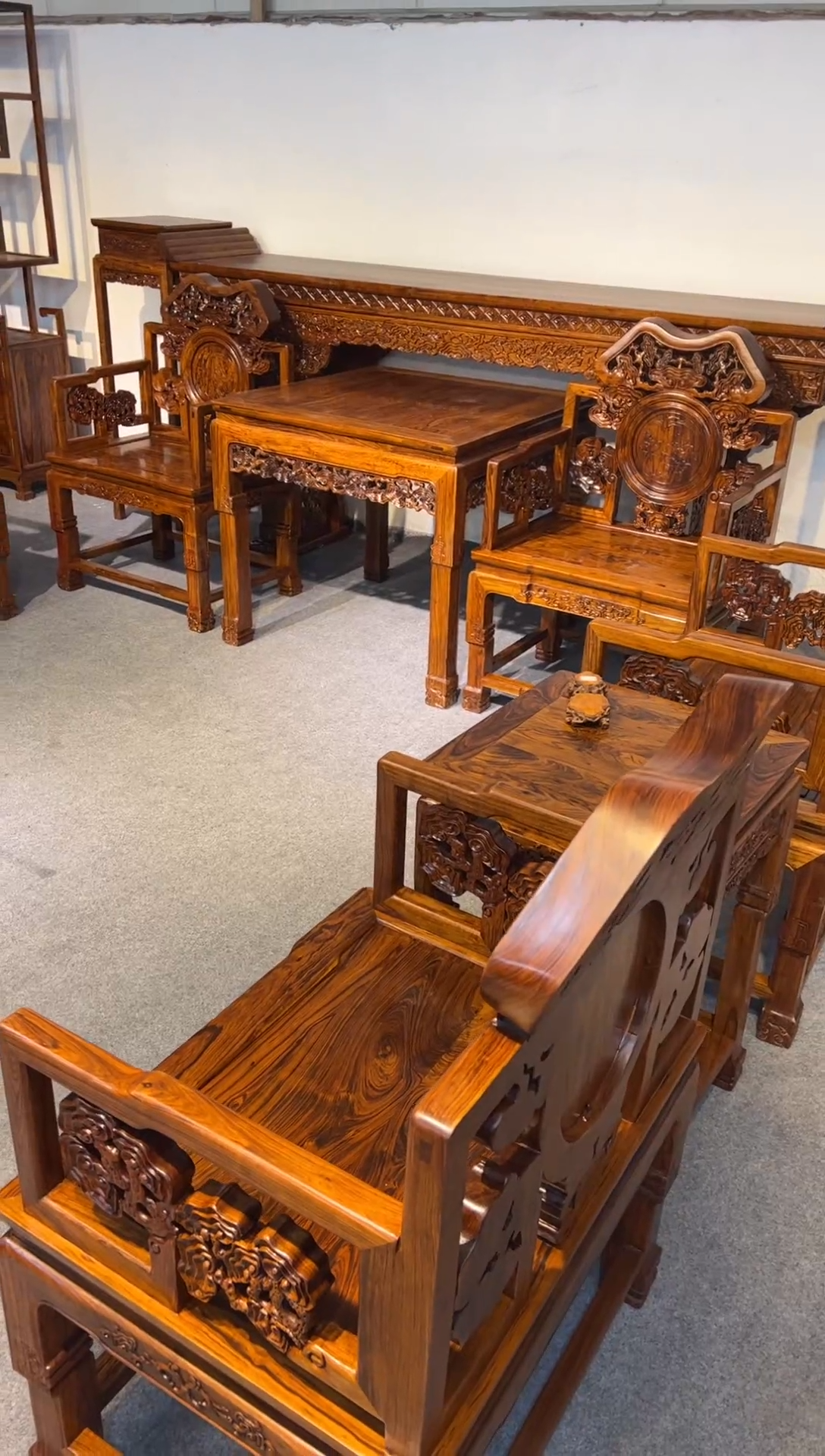 【闪购商品】花梨木类木雕中堂