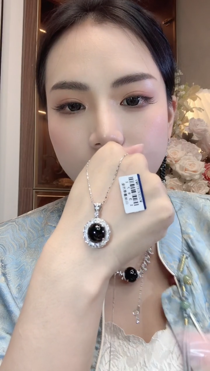 【闪购商品】翡翠18K金镶嵌吊坠(不含链)D31