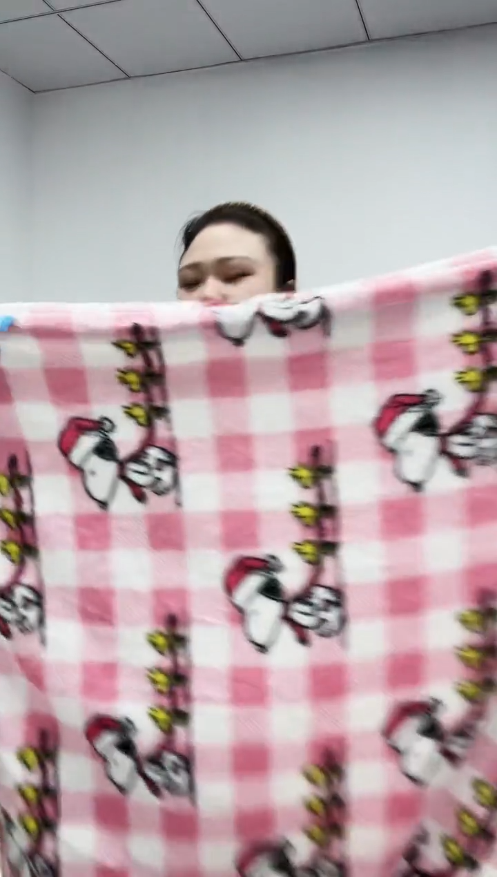 法兰绒1.5X1.8毯子