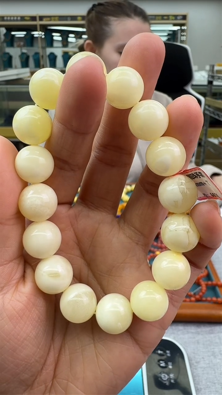 【闪购商品】琥珀手链未镶嵌67秒拍号