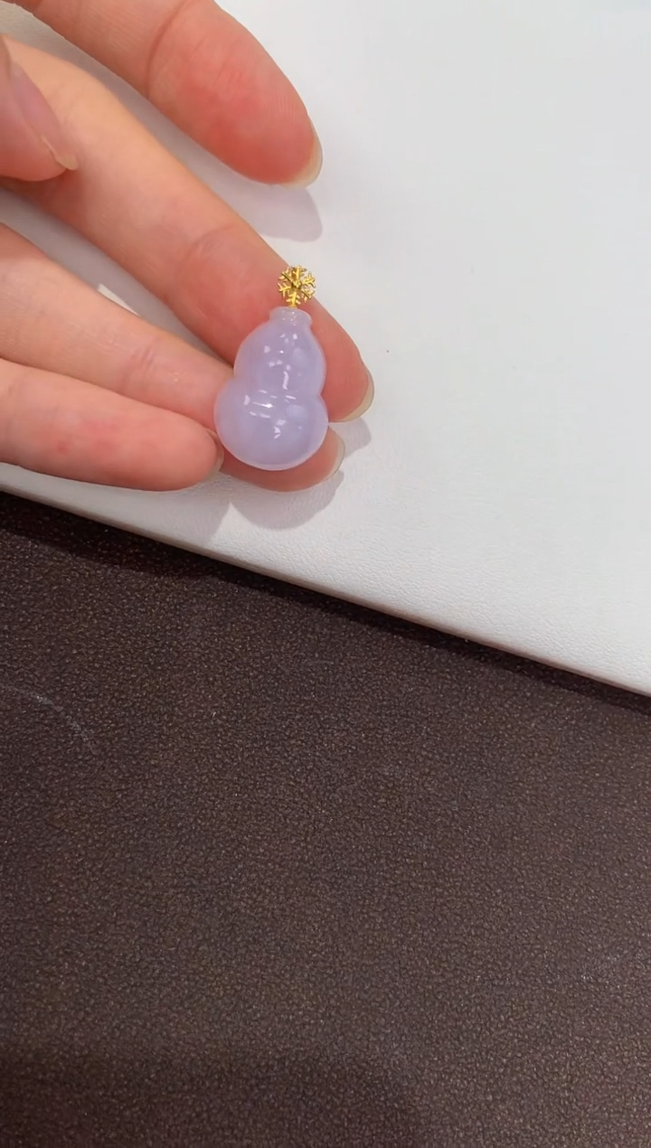 翡翠18K金镶嵌颈饰天然缅甸a货翡翠