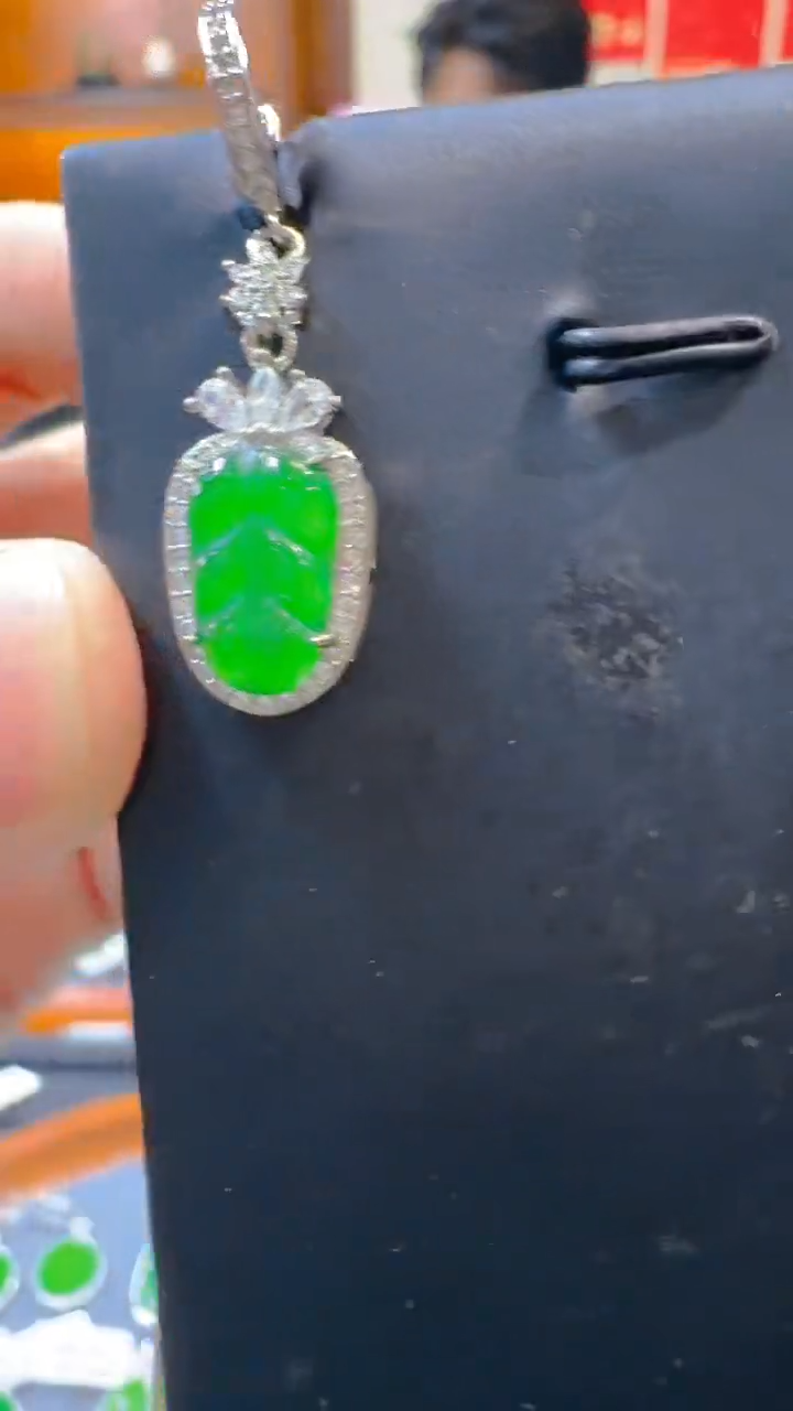 翡翠未镶嵌耳饰天然A货翡翠