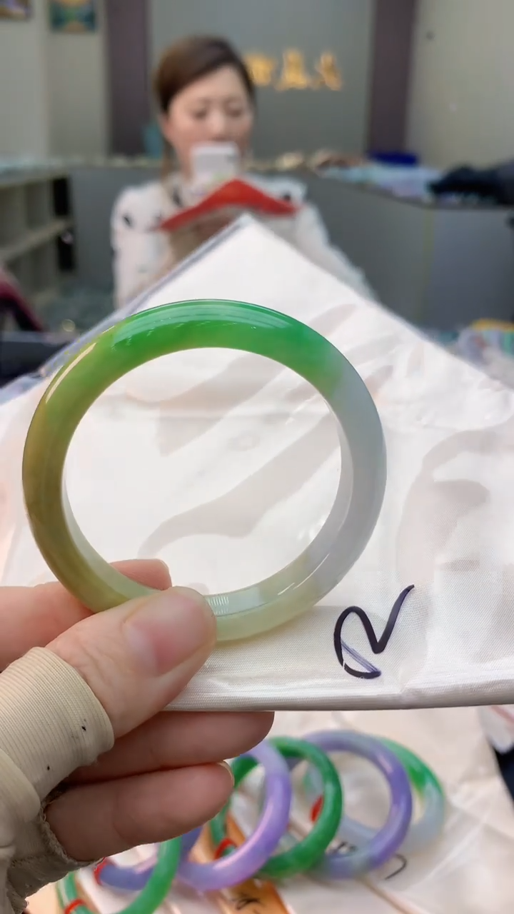 未镶嵌手镯翡翠0433532800