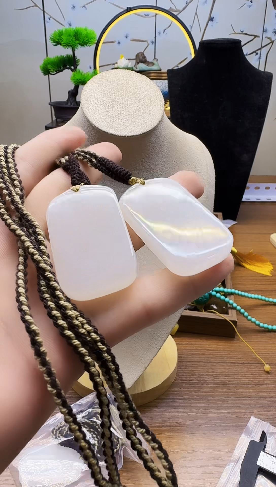 和田玉14K金镶嵌颈饰QY37    