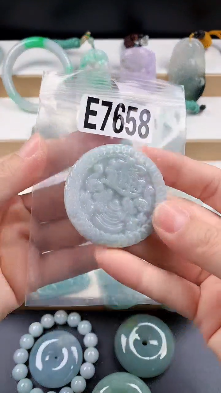 颈饰未镶嵌翡翠天然翡翠吊坠挂件