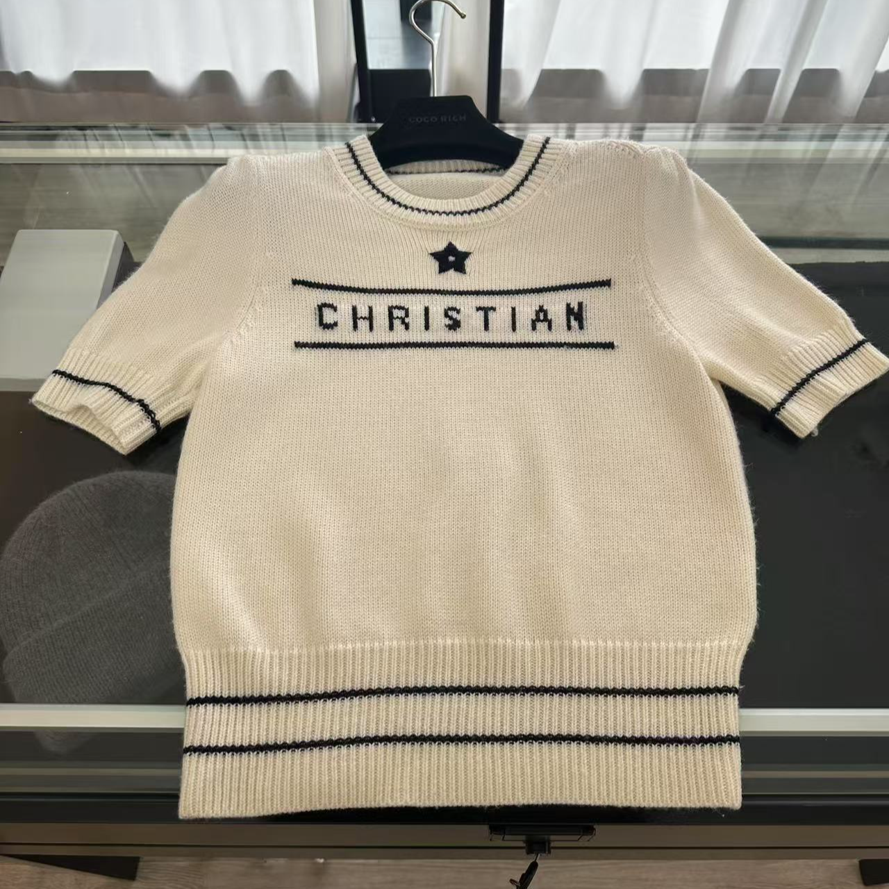 巨好穿经典泡泡袖