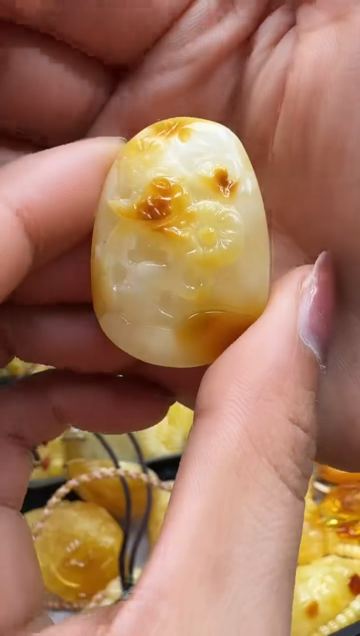 【闪购商品】琥珀裸石未镶嵌挂坠