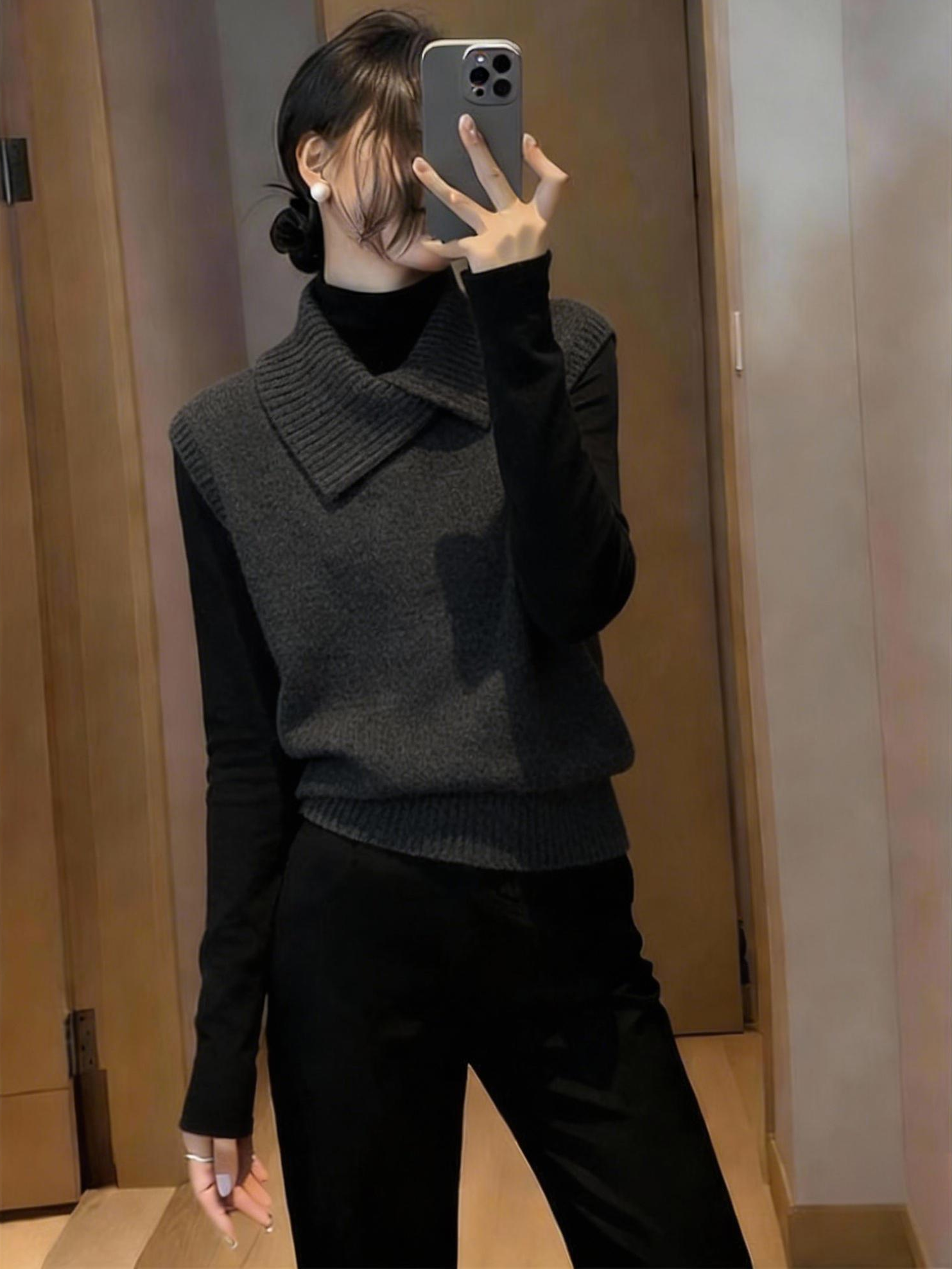 时尚慵懒风不规则领针织马甲背心女秋冬新款软糯内搭打底衫两件套