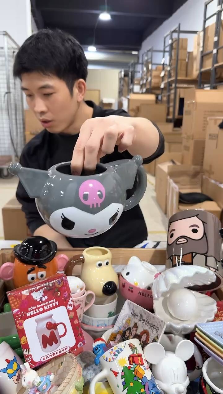 瓷片灰色库洛米头杯