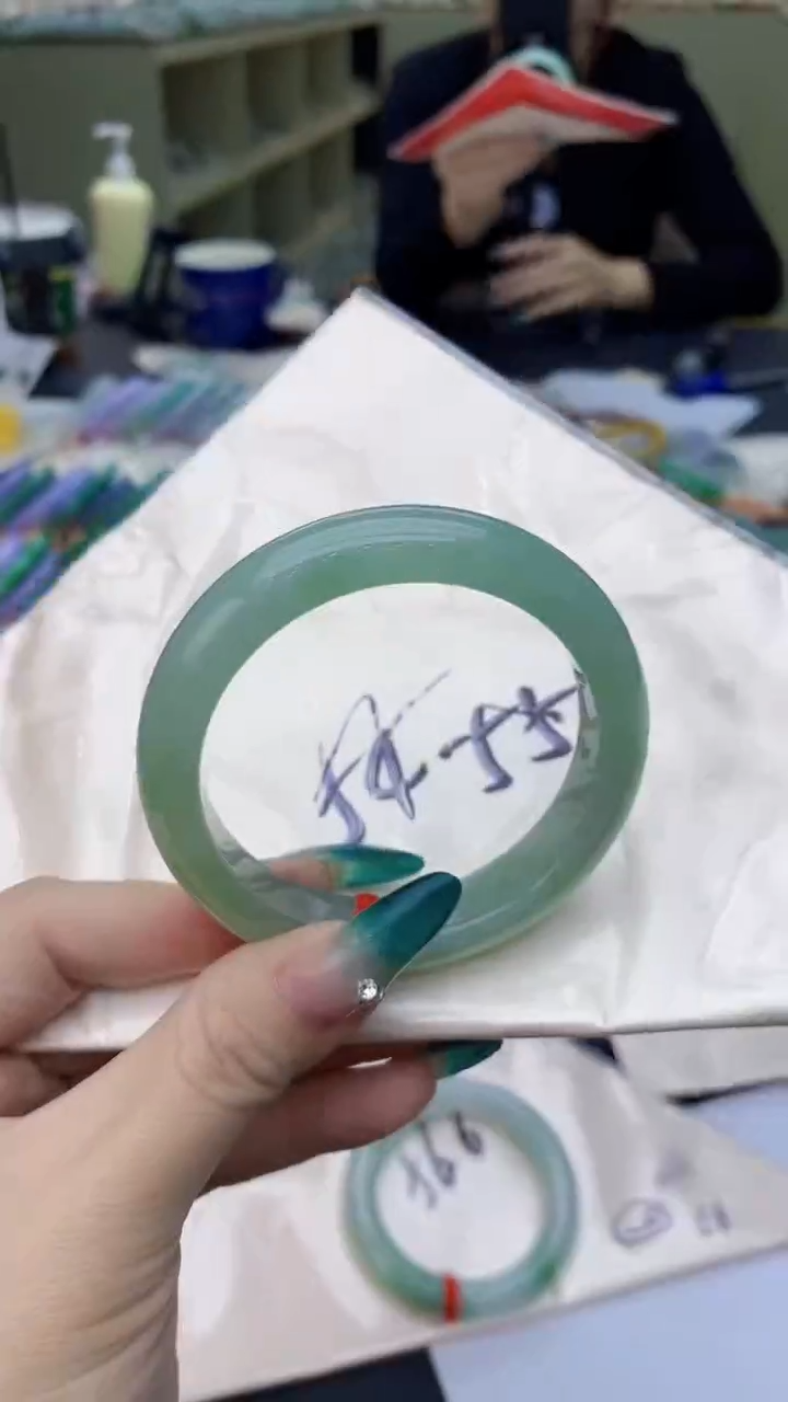 【闪购商品】翡翠手镯未镶嵌0028485185
