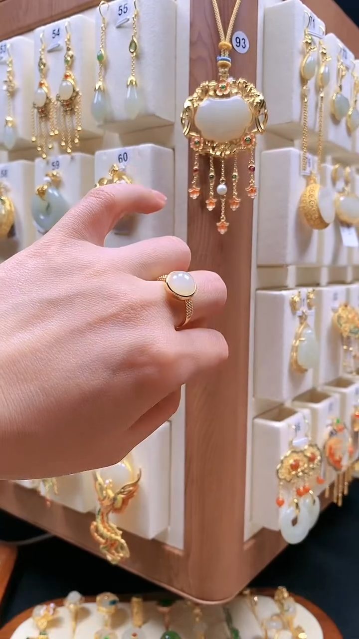 【闪购商品】和田玉颈饰银S925镶嵌戒指