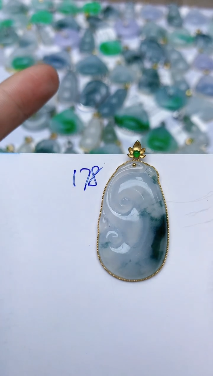 【闪购商品】翡翠颈饰18K金镶嵌天然翡翠A货    