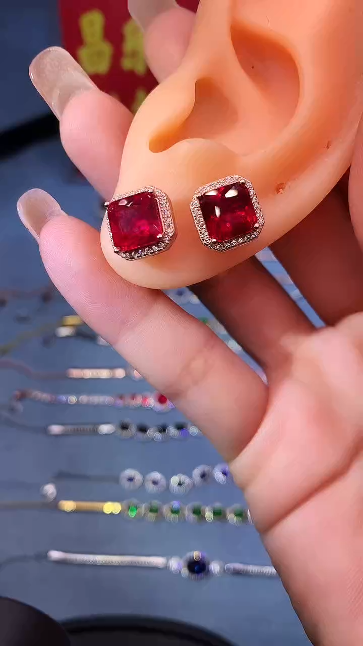 【闪购商品】红宝石耳饰银S925镶嵌1111