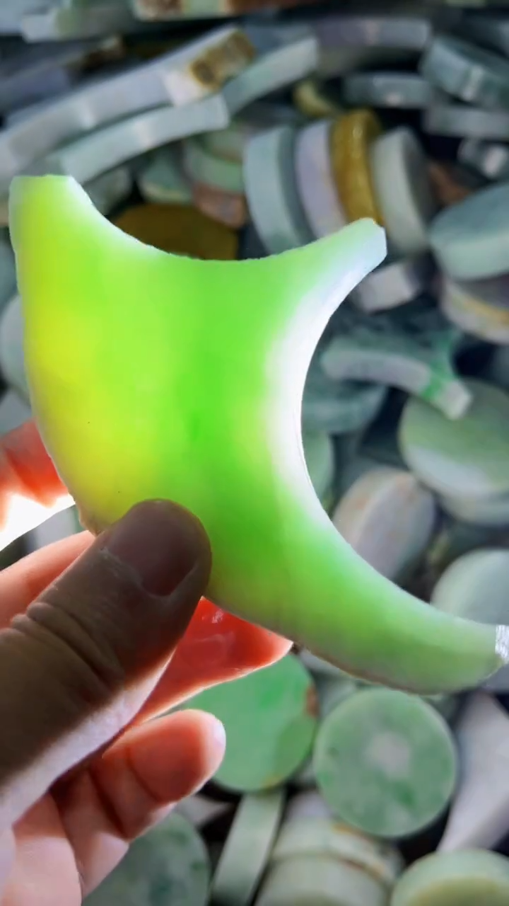 【闪购商品】翡翠挂件未镶嵌A货康壹254