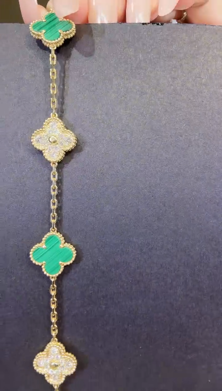 18K金镶嵌手链钻石绿色隔钻五花手链