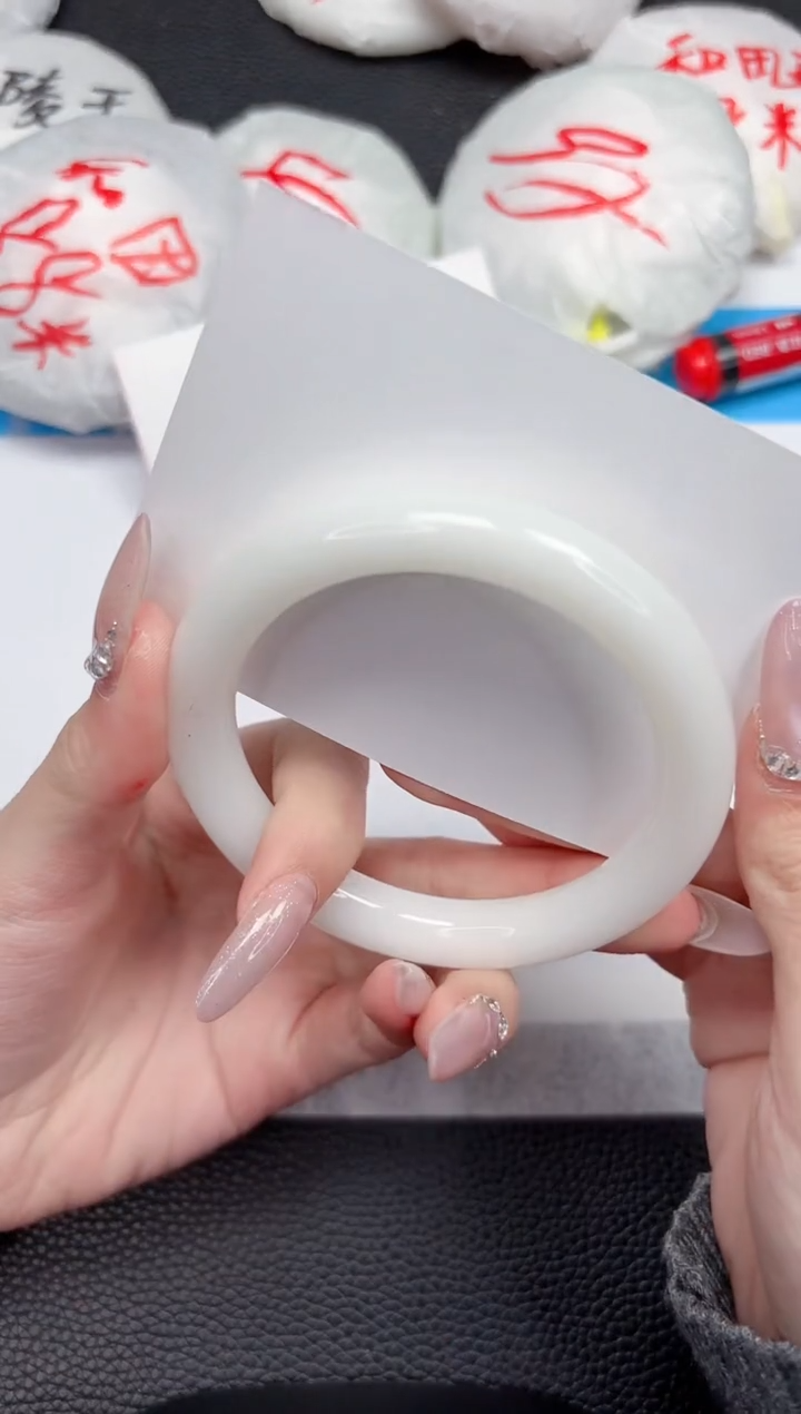 【闪购商品】石英质玉手镯未镶嵌413-58.2