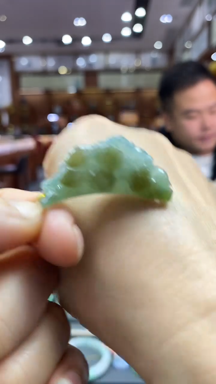 颈饰未镶嵌翡翠手牌   18号