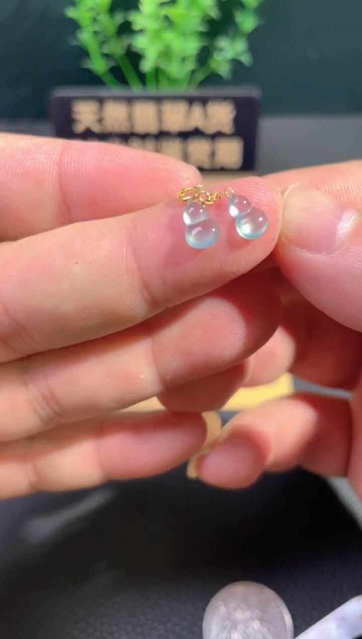 颈饰18K金镶嵌翡翠翡翠