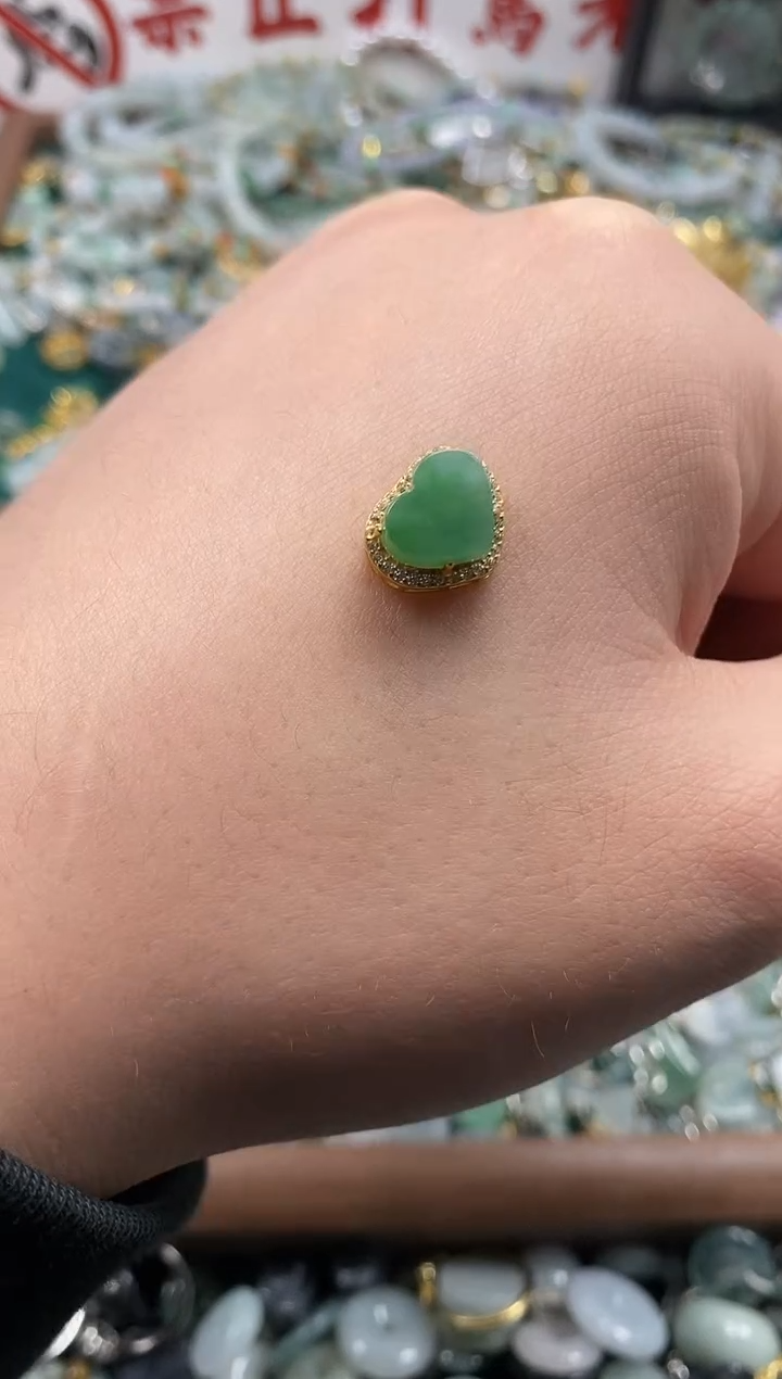 【闪购商品】翡翠颈饰未镶嵌哥哥