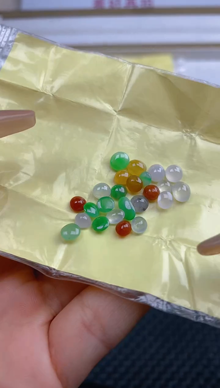 定制翡翠未镶嵌天然翡翠蛋面35