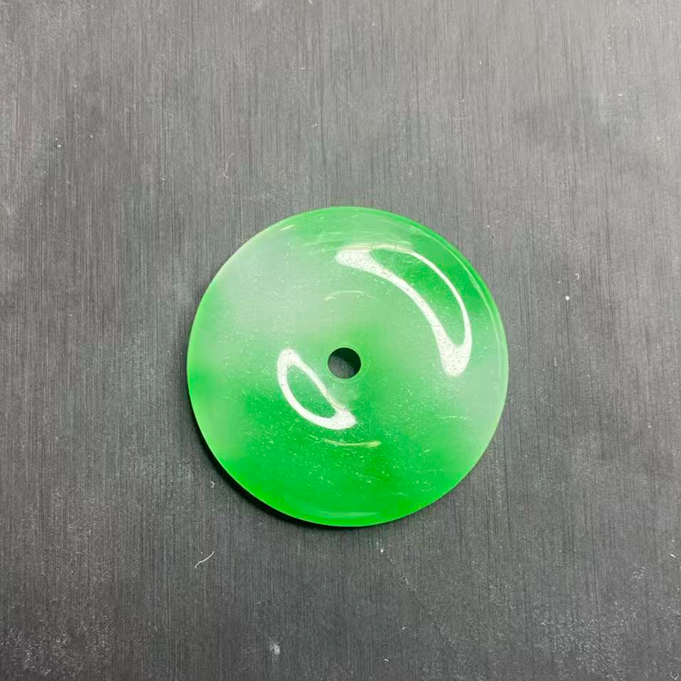 小白精选131白底绿花卡40mm平安扣