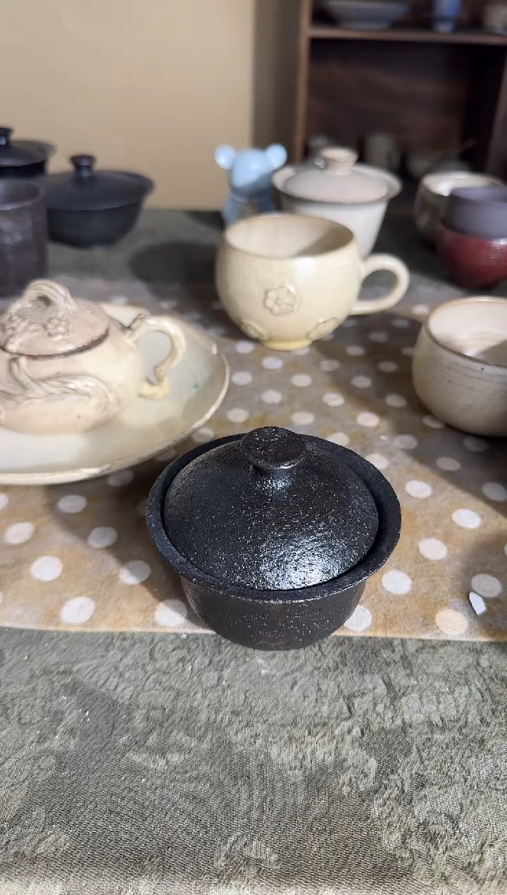 瓷片手作粉引黑炭盖碗