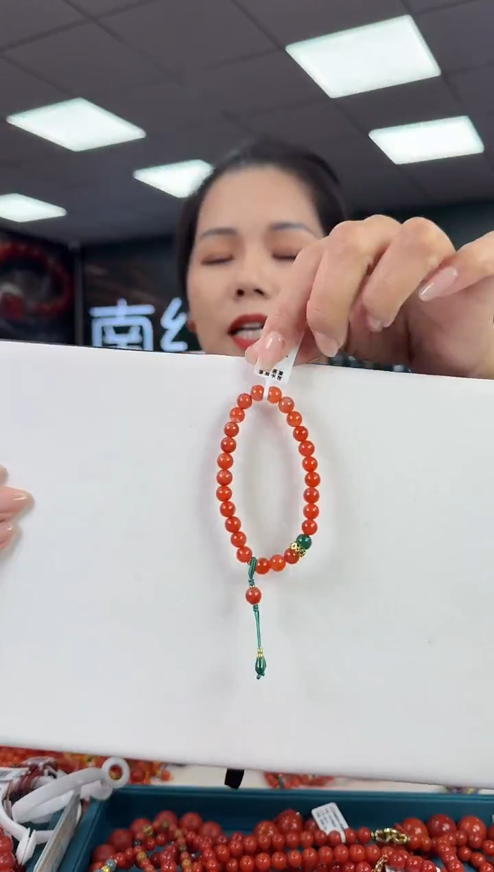 未镶嵌珠串南红玛瑙多样发其一/7/2509985039