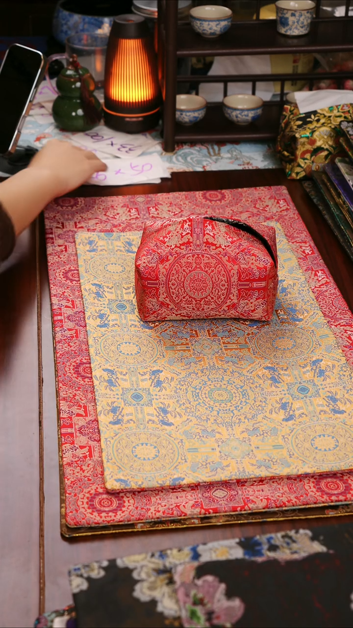 【八达井纹红纸巾套长16宽10高7】