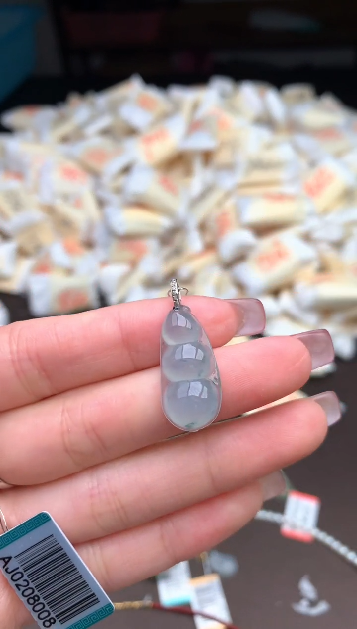 【闪购商品】翡翠颈饰18K金镶嵌 — 