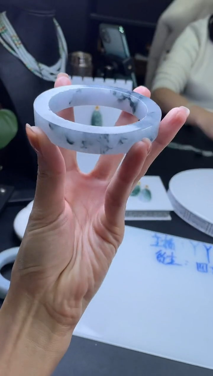 【闪购商品】定制翡翠手镯未镶嵌手镯