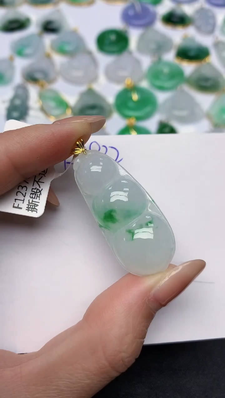 颈饰18K金镶嵌翡翠天然缅甸A货翡翠百元以上9元证书费自理