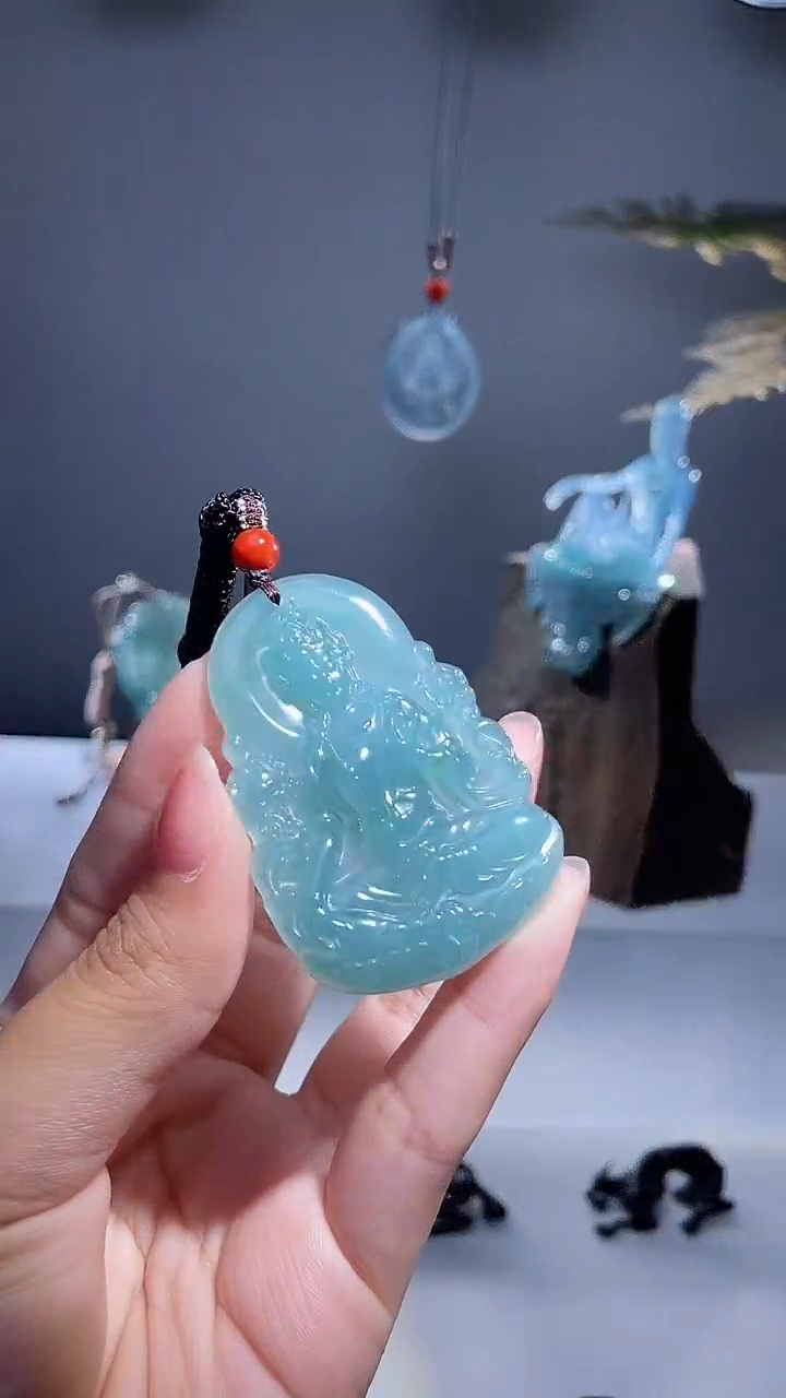 颈饰未镶嵌翡翠度母