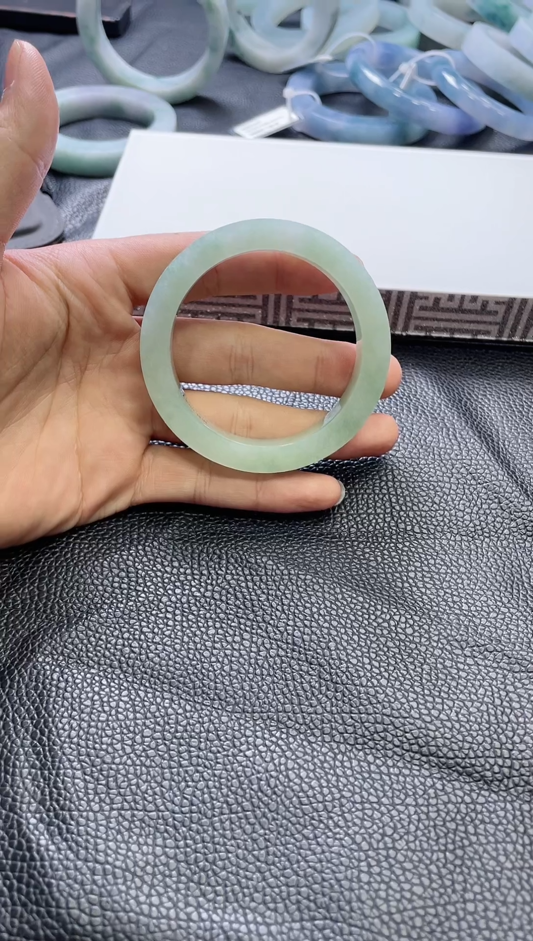 【闪购商品】定制翡翠手镯未镶嵌手镯