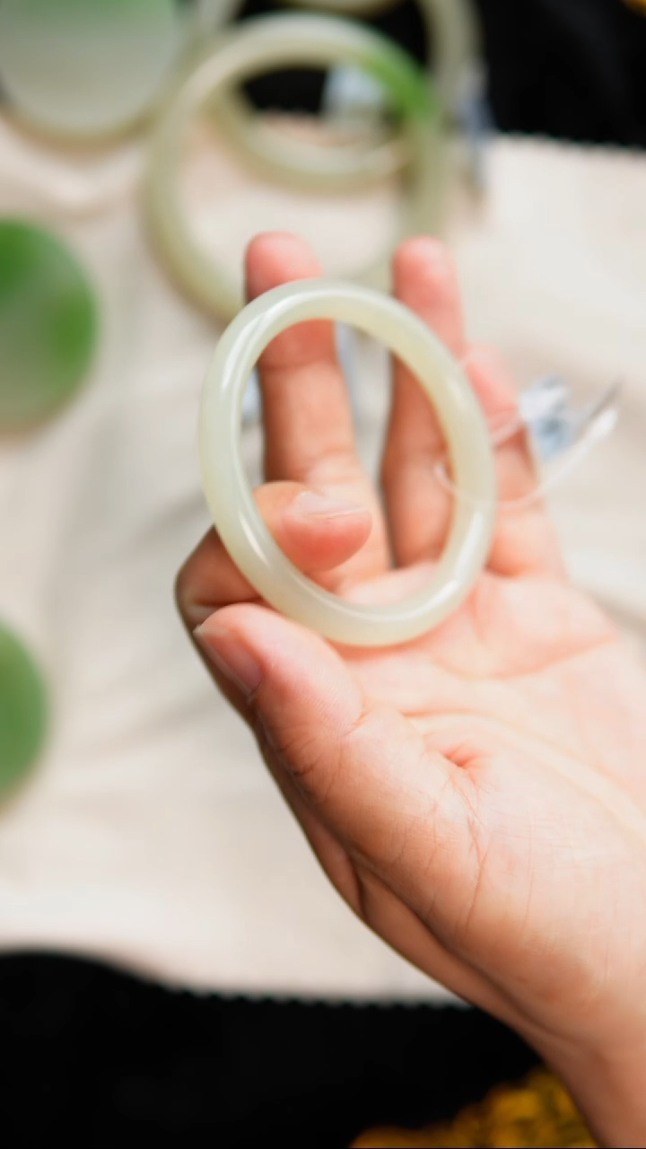 【闪购商品】和田玉手镯未镶嵌54圈口