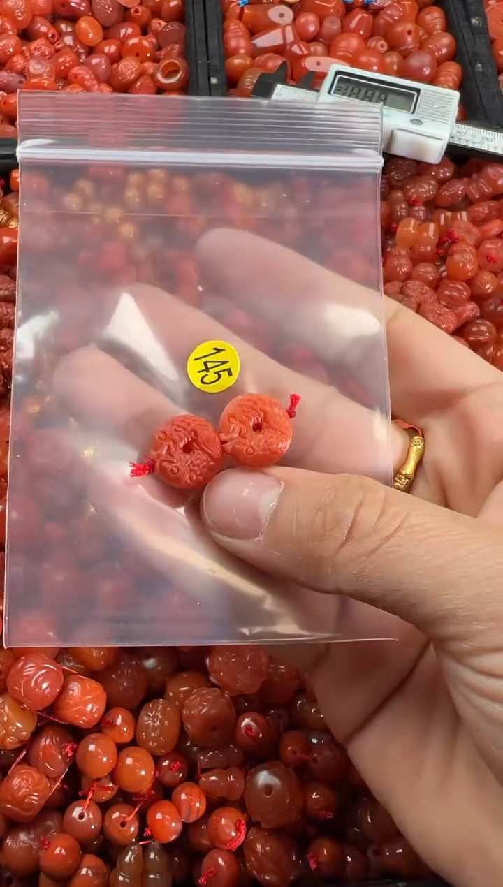 【闪购商品】南红玛瑙颈饰未镶嵌1