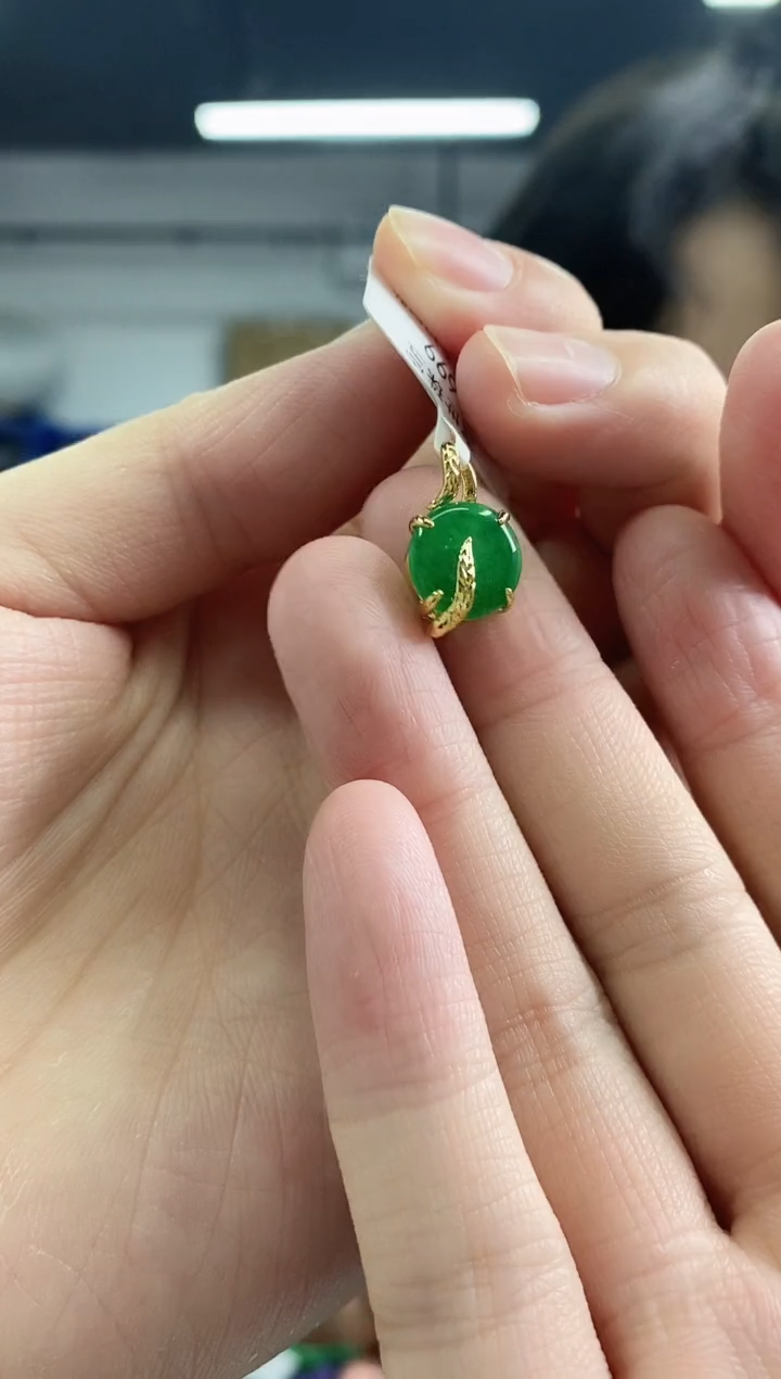 翡翠未镶嵌吊坠(不含链) 多样性发其一颜色微差