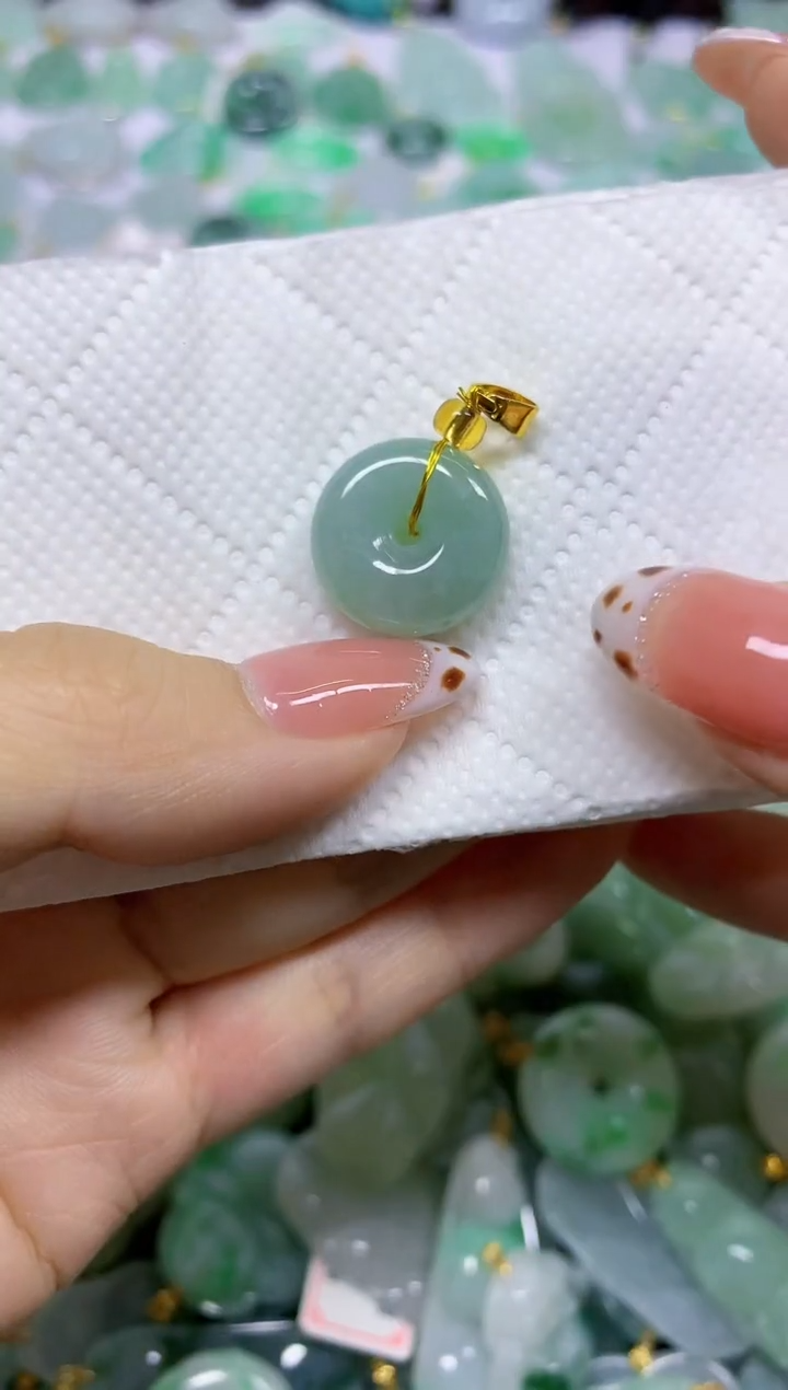 颈饰未镶嵌翡翠天然翡翠A货