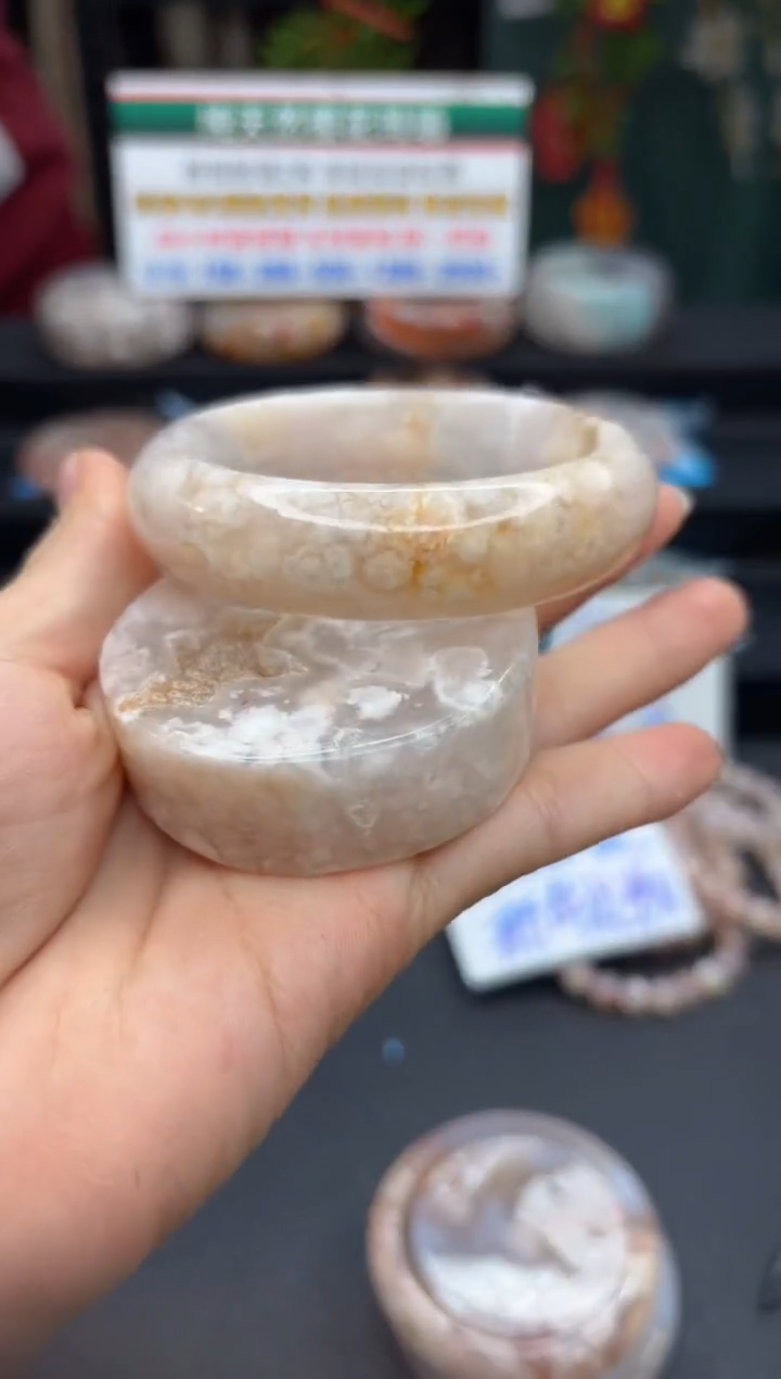 【闪购商品】石英质玉手镯未镶嵌1052（57圈赠送镯心）