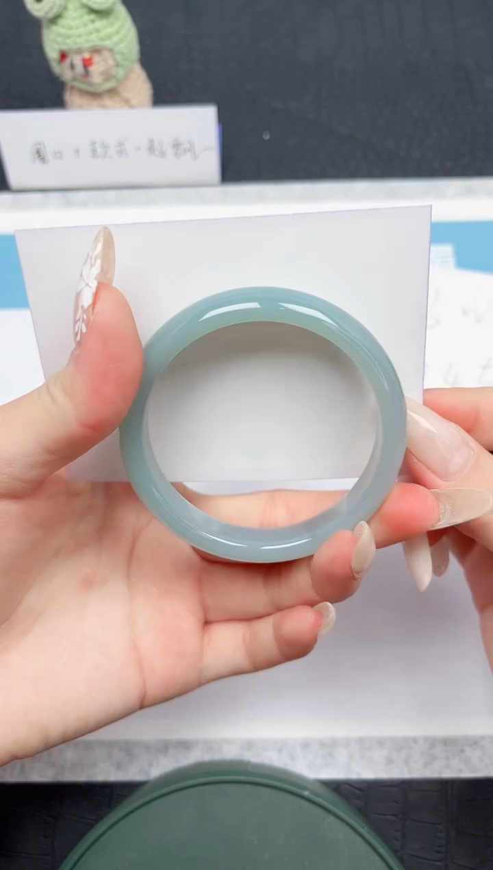 【闪购商品】石英质玉手镯未镶嵌129-53