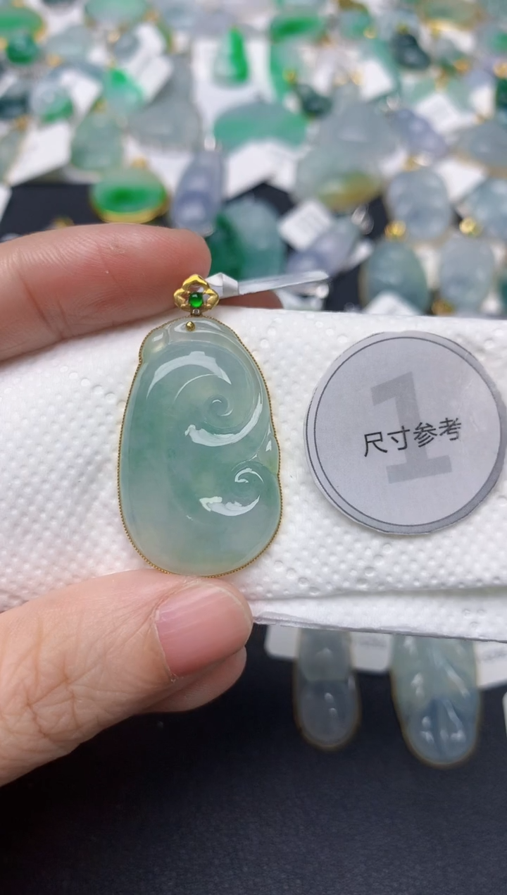 颈饰18K金镶嵌翡翠天然缅甸A货翡翠
