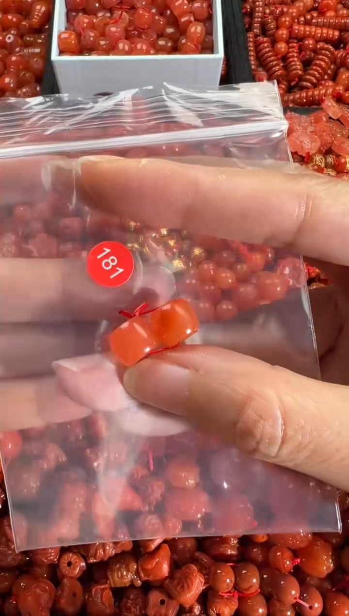 【闪购商品】南红玛瑙颈饰未镶嵌1