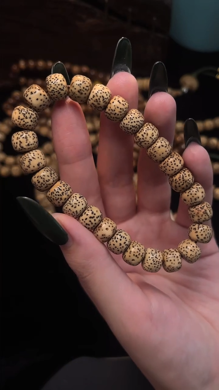 吊坠星月菩提精工级黄皮新桶手串（B）