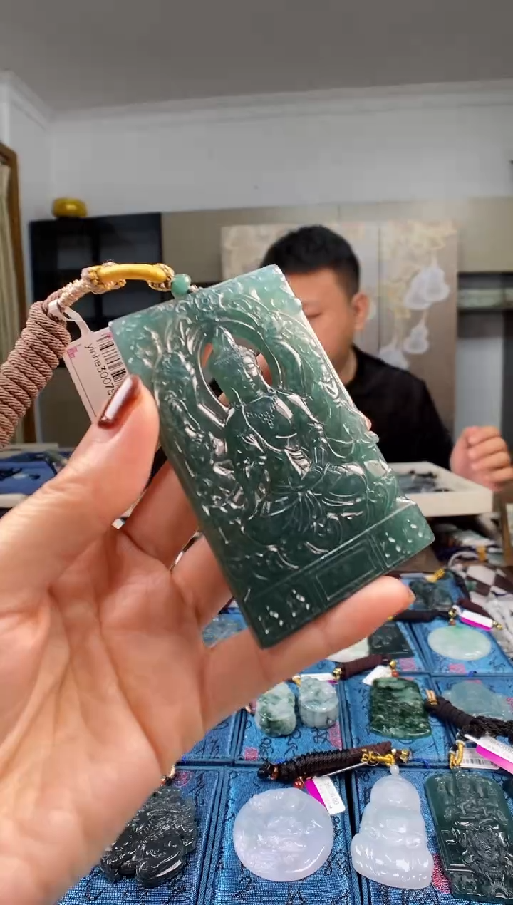 颈饰未镶嵌翡翠多样性发其一