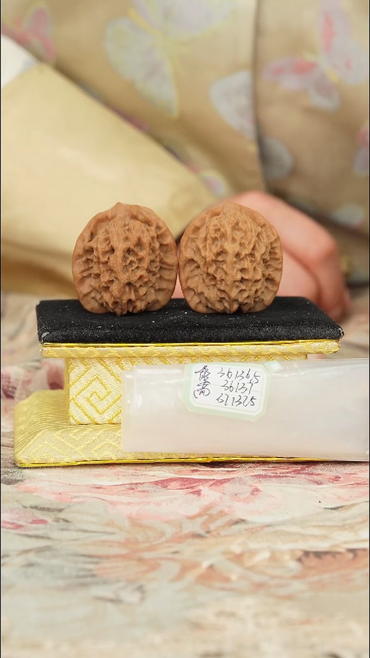 【闪购商品】文玩核桃把件非嫁接马老四