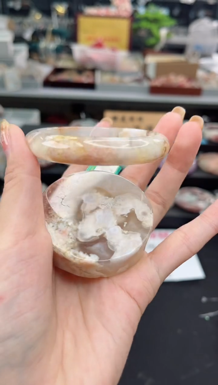 【闪购商品】石英质玉手镯未镶嵌56圈口（赠品镯心）3507447