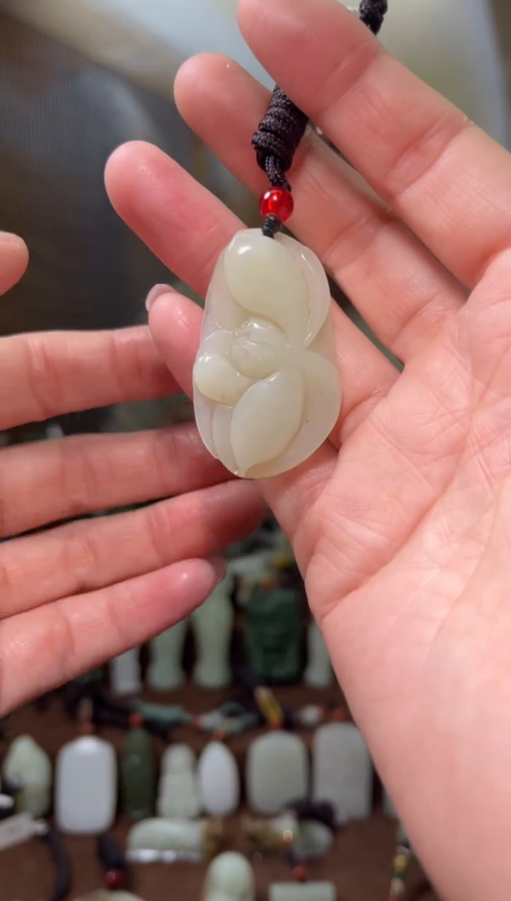 颈饰未镶嵌和田玉·