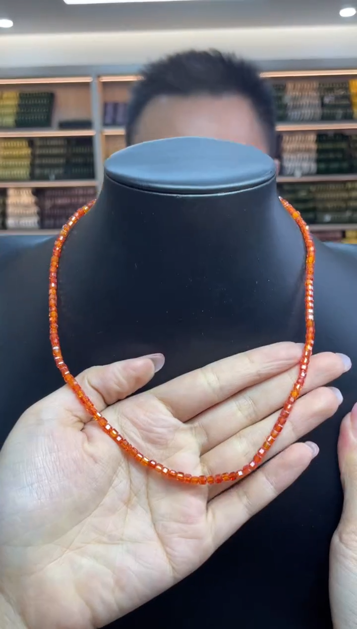 【闪购商品】石榴石（芬达石）`未镶嵌多样性发一件