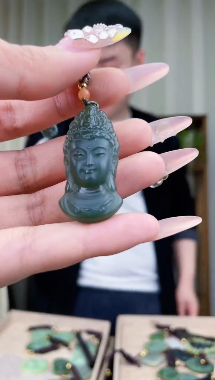 【闪购商品】和田玉挂件未镶嵌拍一发一，多样性发货！