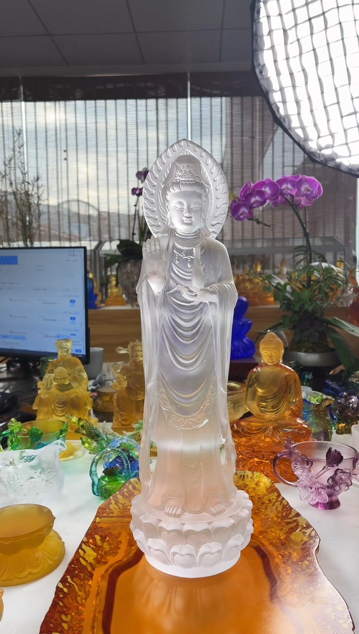 手工艺品琉璃白色净瓶观音37.5公分